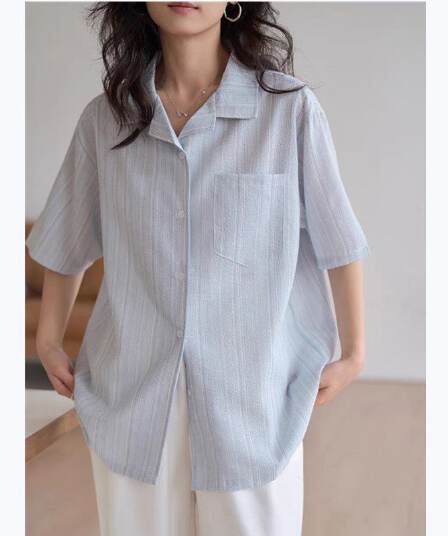 프랑스식 스트라이프 반팔 여성 셔츠 여름 새로운 디자인 센스 작은 대중 쿠바 칼라 셔츠 학원 스타일 파란색 맨위