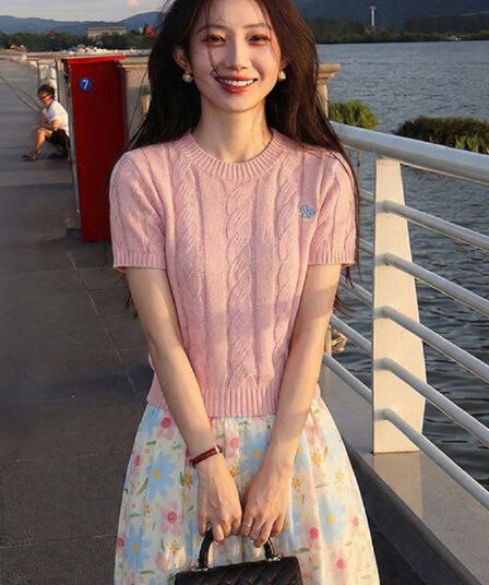 miu 부서 핑크색 니트 반팔 여성 여름 캐주얼 얇은 스타일 라운드 넥 스웨터 슬림해 보이는 품격 고급 센스 맨위 트렌디