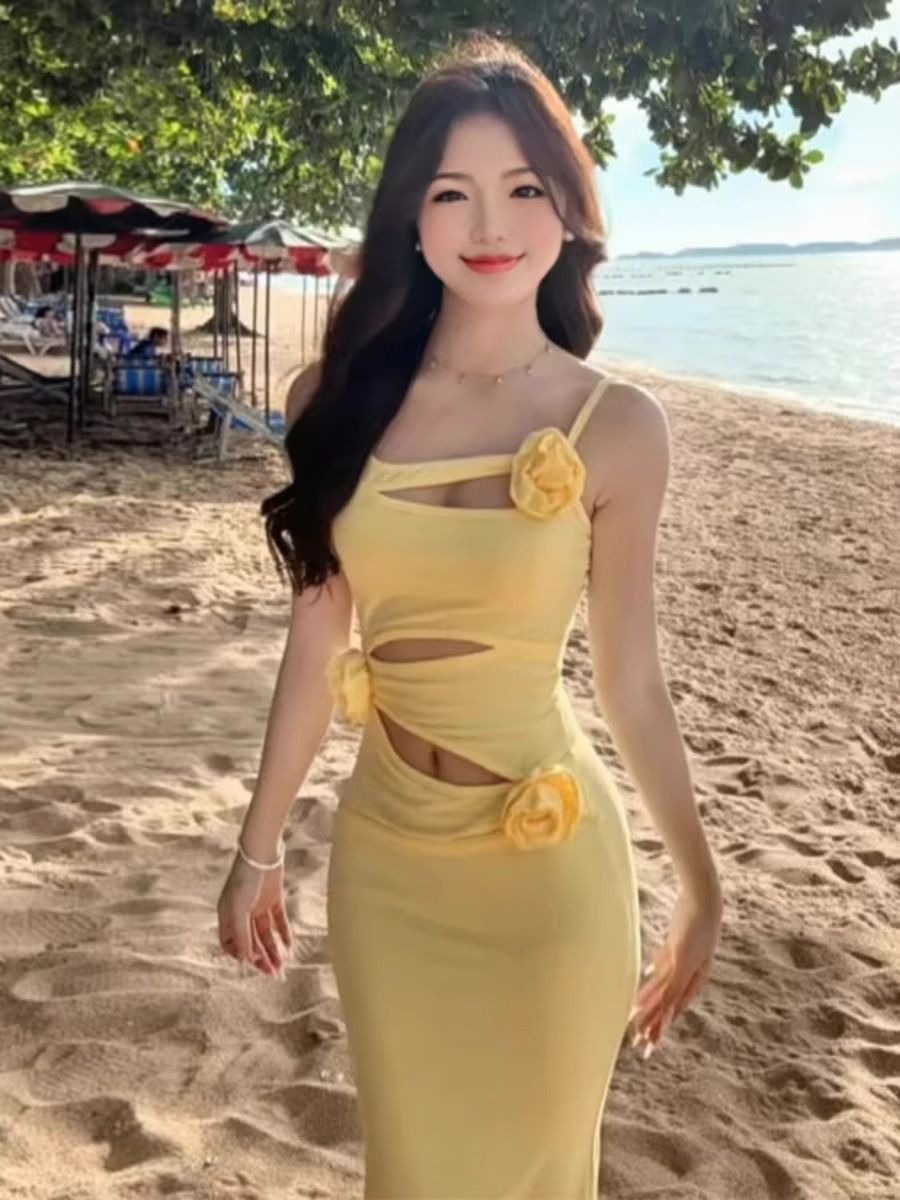 태국 핫걸 황색 홀로우 아웃 슬립 디스플레이 몸 드레스 섬 휴가 바람 도파민 착용 가져 가라. 해변 롱 스커트