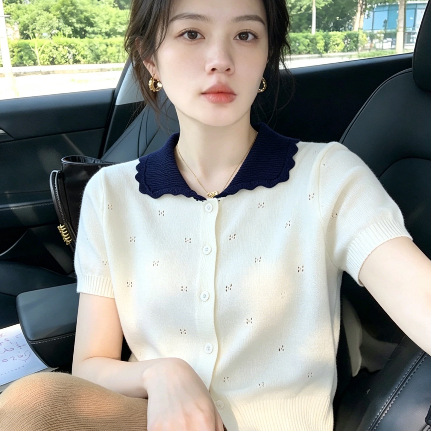 한 부서 바람 연령 감소 배색 니트 반팔 티셔츠 여성 여름 새로운 베이비 칼라 단추 외국 가스 슈퍼 잘 생긴 맨위