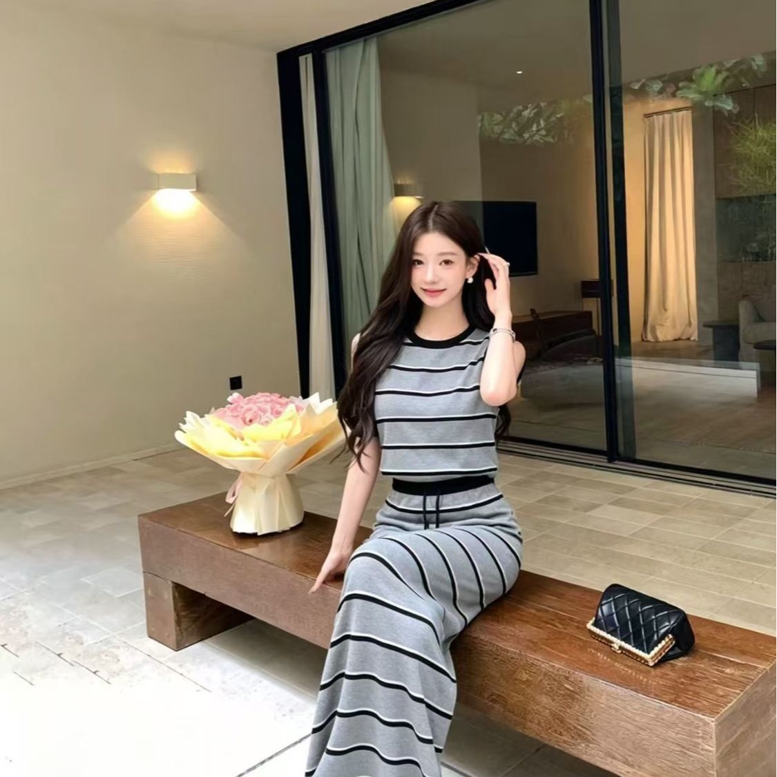 한 부서 캐주얼 스트라이프 세트 여성 2026 새로운 루즈핏 슬림해 보이는 민소매 맨위 스트레이트 반 스커트 투피스 세트