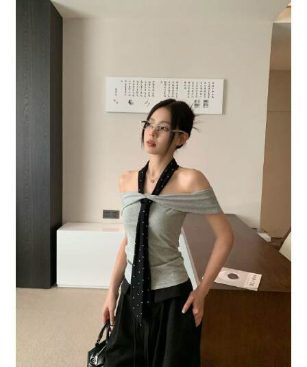 원본 것 회색 오프숄더 반팔 티셔츠 여성 여름 몸매 가꾸기 슬림해 보이는 한 부서 품격 오프숄더 맨위
