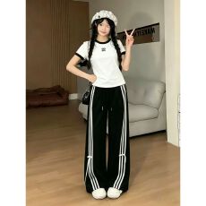批发韩系穿搭休闲<b class='q'>运动</b>服套装女夏季学生新款撞色短袖T恤阔腿裤两件套