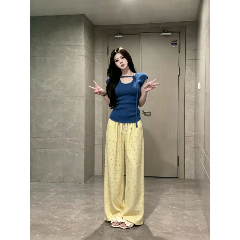 자이언트 잘 생긴 ~ 중 여름 도파민 슈퍼 화재 연령 감소 착용 가져 가라. 고유 한 아름다운 파란색 니트 반팔 와이드 레그 팬츠 세트