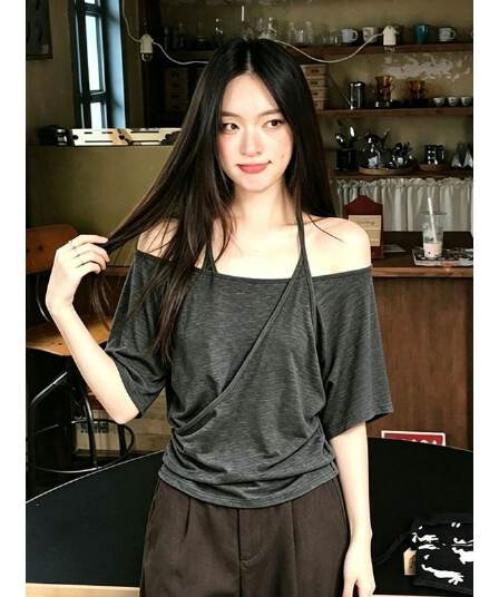 원본 품질 회색 페이크 레이어드 오프숄더 행침 목 반팔 티셔츠 여성 여름 핀치 Pleat 허리 수축 맨위