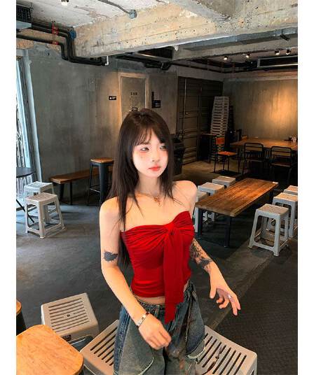 레트로 빨간색 튜브탑 조끼 여름 디자인 센스 나비 매듭 섹시함 핫걸 인사이드 가져 가라. 외출용 맨위 쇼트 스타일