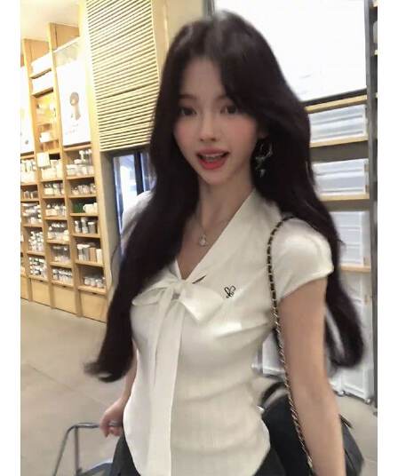학원 스타일 품격 핫걸 레이스업 리본 반팔 티셔츠 여성 의류 여름 새로운 몸매 가꾸기 다용도 V넥 맨위