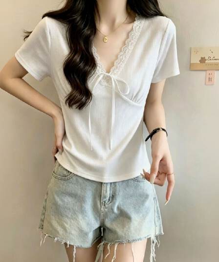 한 부서 순수한 욕망 레이스업 레이스 측면 V넥 반팔 티셔츠 여성 여름 새로운 작은 키 몸매 가꾸기 쇼트 스타일 화이트 맨위