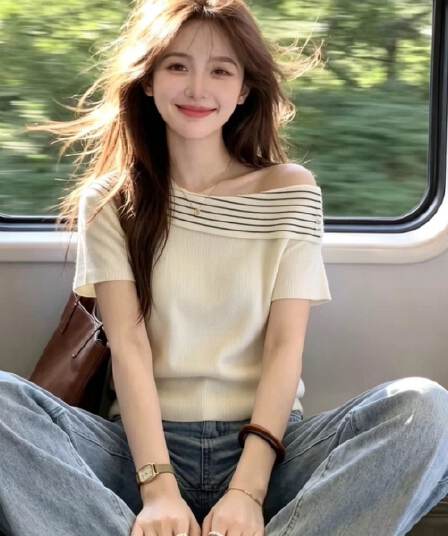프랑스식 레트로 보트넥 단색 2026 년 여름 작은 대중 패치워크 반팔 품격 슬림해 보이는 니트 스웨터 맨위 여성