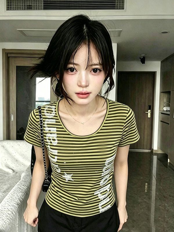 广州面料短袖t恤女   服裝批發女裝批發服飾貨源