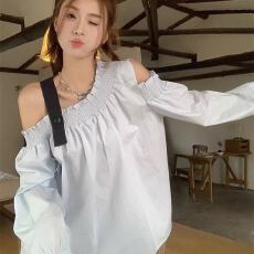 批发大码微<b class='q'>胖妹妹</b>mm夏季宽松设计感露肩性感撞色气质长袖衬衫上衣女潮