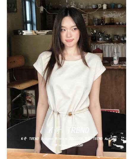 품격 고급 센스 살구 색상 반팔 티셔츠 여성 여름 불규칙 허리 수축 작은 날다 소매 맨위