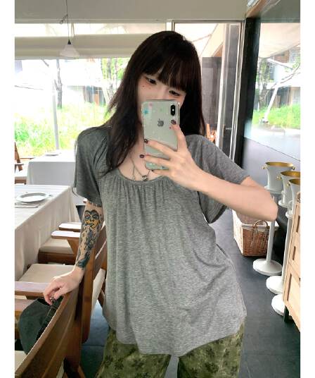 느긋한 u 칼라 반팔 티셔츠 여성 의류 여름 한 부서 고급 센스 다용도 캐주얼 주름 부드러운 찹쌀 맨위