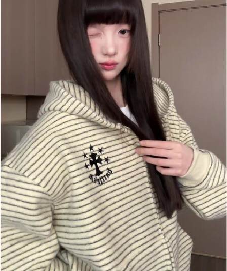 얇은 스타일 털이 있는 자수 광저우 원본 원단 400g 후드티 여성