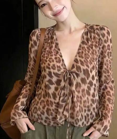 쉬폰 자정 바 플러그 Romantik 작은 셔츠 마이크로 ~을 통해 질감 센스 스트랩 레오파드 무늬 긴팔 맨위