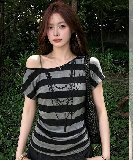 32 순면 아메리칸 핫걸 바람 스트라이프 비스듬한 어깨 반팔 티셔츠 여성 여름 루즈핏 디자인 센스 느긋한 바람 맨위