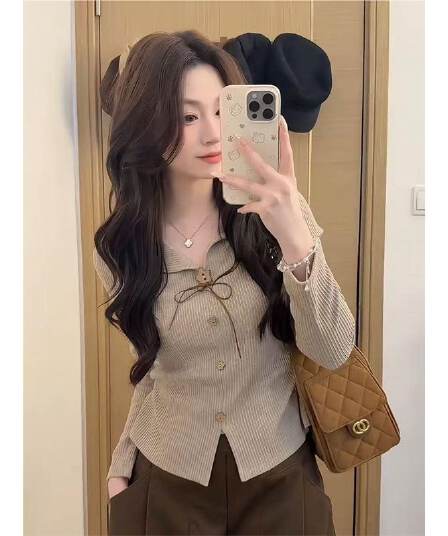 이른 가을 나비 매듭 V넥 긴팔 티셔츠 여성 레트로 꽃 단추 몸매 가꾸기 슬림해 보이는 맨위