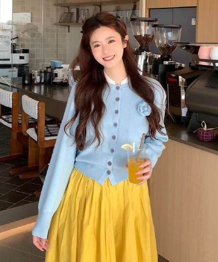 부드러운 바람 파란색 패치워크 긴팔 니트 오픈 가디건 여성 의류 2026 년 가을 새로운 연령 감소 몸매 가꾸기 재킷 맨위