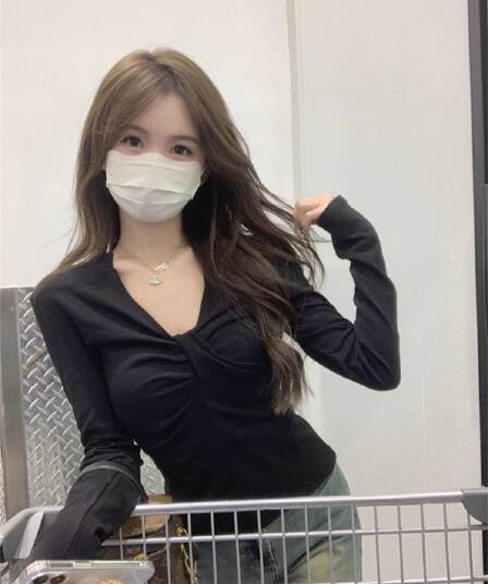 1 1 모달 260 그램 검정색 긍정적 인 어깨 긴팔 티셔츠 네클라인 비틀림 몸매 가꾸기 허리 수축 슬림해 보이는 V넥 맨위