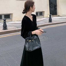 批发早秋女装赫本风小黑裙晚<b class='q'>礼服</b>配大衣打底黑色金丝绒<b class='q'>连衣裙</b>子女秋冬