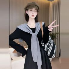 批发<b class='q'>复古</b>气质纯色圆领显瘦长袖连衣裙女秋设计感长袖拼接a字<b class='q'>长裙</b>披肩