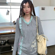 批发165克雪花棉灰色中<b class='q'>长</b>款V领蕾丝<b class='q'>长</b>袖<b class='q'>T</b><b class='q'>恤</b>女秋千禧***风打底衫上衣