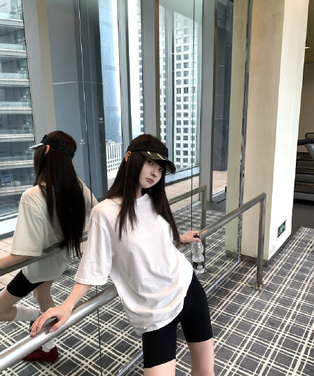 화이트 루즈핏 캐주얼 반팔 티셔츠 여성 여름 다용도 라운드 넥 맨위