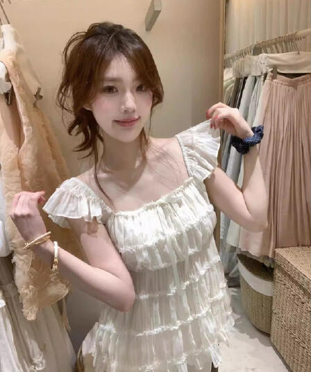 달콤함 연령 감소 슬림해 보이는 다용도 작은 날다 소매 풀오버 작은 셔츠 여성 2026 년 여름 새로운 품격 맨위