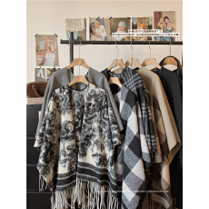 实拍实价！披肩女水墨画格子流苏旅游民族风保暖围巾披风斗篷外套