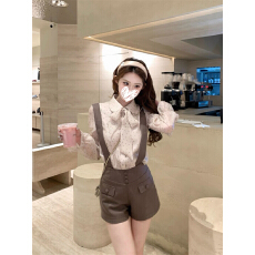 批发麻吉麻吉mochi 甜涩爱恋 翻领波点显瘦上衣春季新款背带<b class='q'>短裤</b><b class='q'>套装</b>