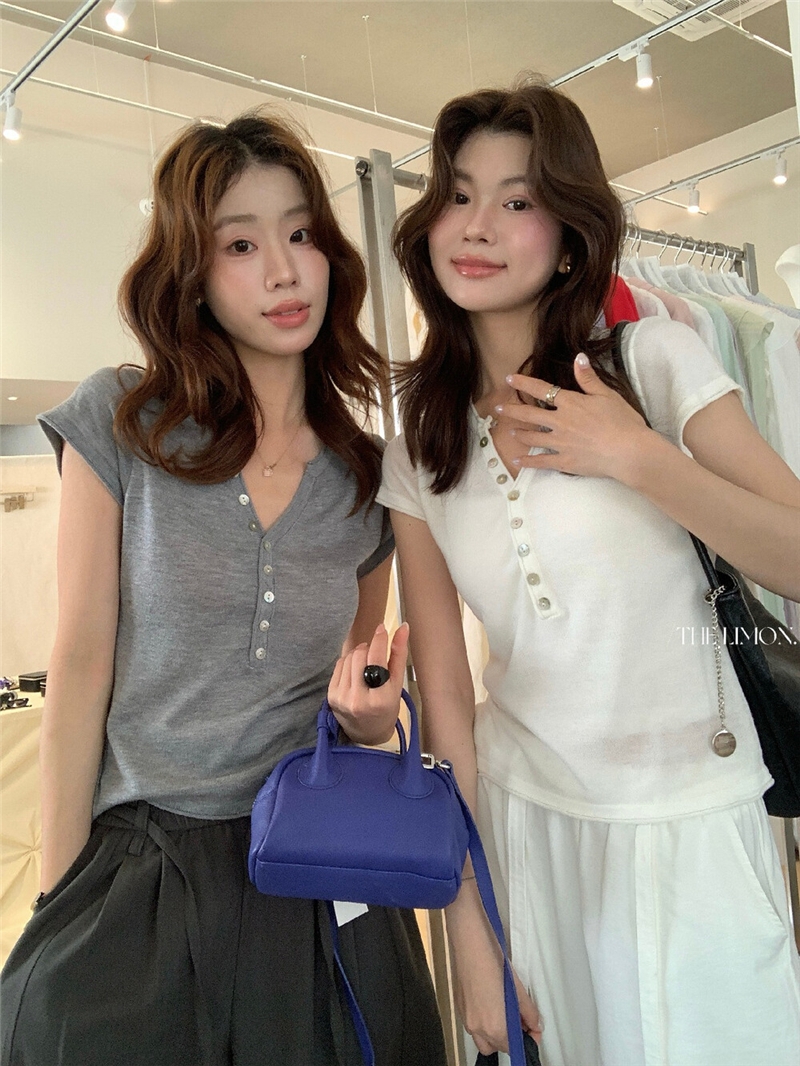 헨리 셔츠 레몬 녹차 반 개방 칼라 단추 긍정적 인 어깨 몸매 가꾸기 슬림해 보이는 니트 스웨터 다용도 디자인 센스 맨위