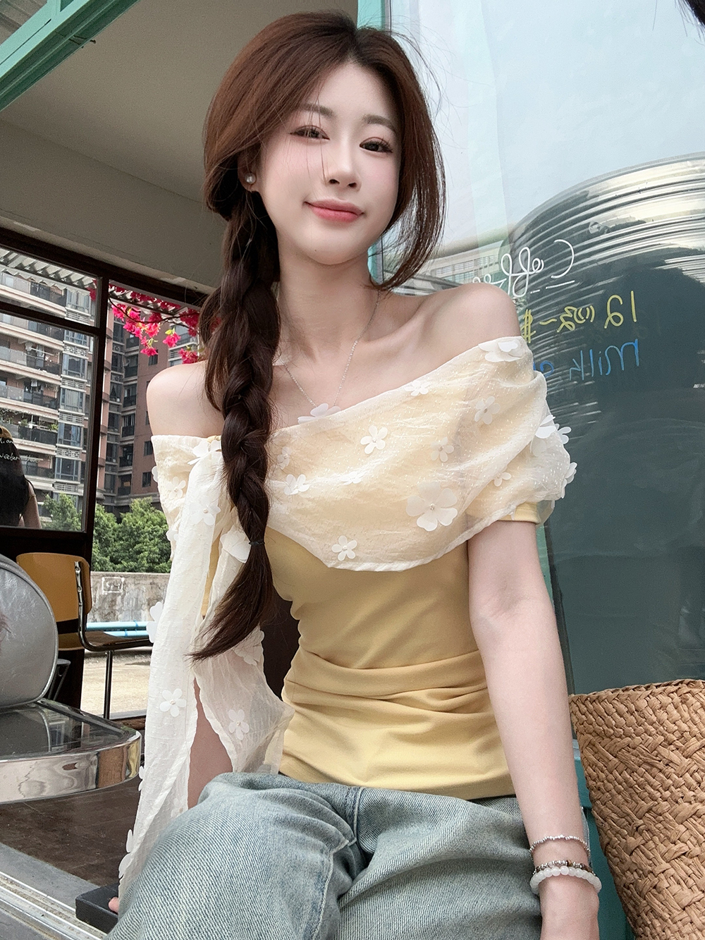 실사 정가 반팔 티셔츠 여성 여름 디자인 센스 작은 대중 레이스 조각 황색 오프숄더 오프숄더 맨위