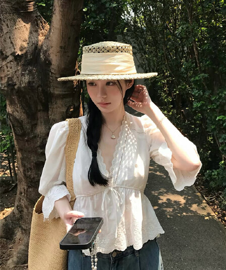 자수 레이스 나팔 소매 허리 수축 스트랩 7부 소매 작은 셔츠 디자인 센스 품격 V 넥 셔츠