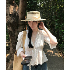 批发刺绣蕾丝喇叭袖收腰绑带七分袖小衫设计感气质V领衬衫