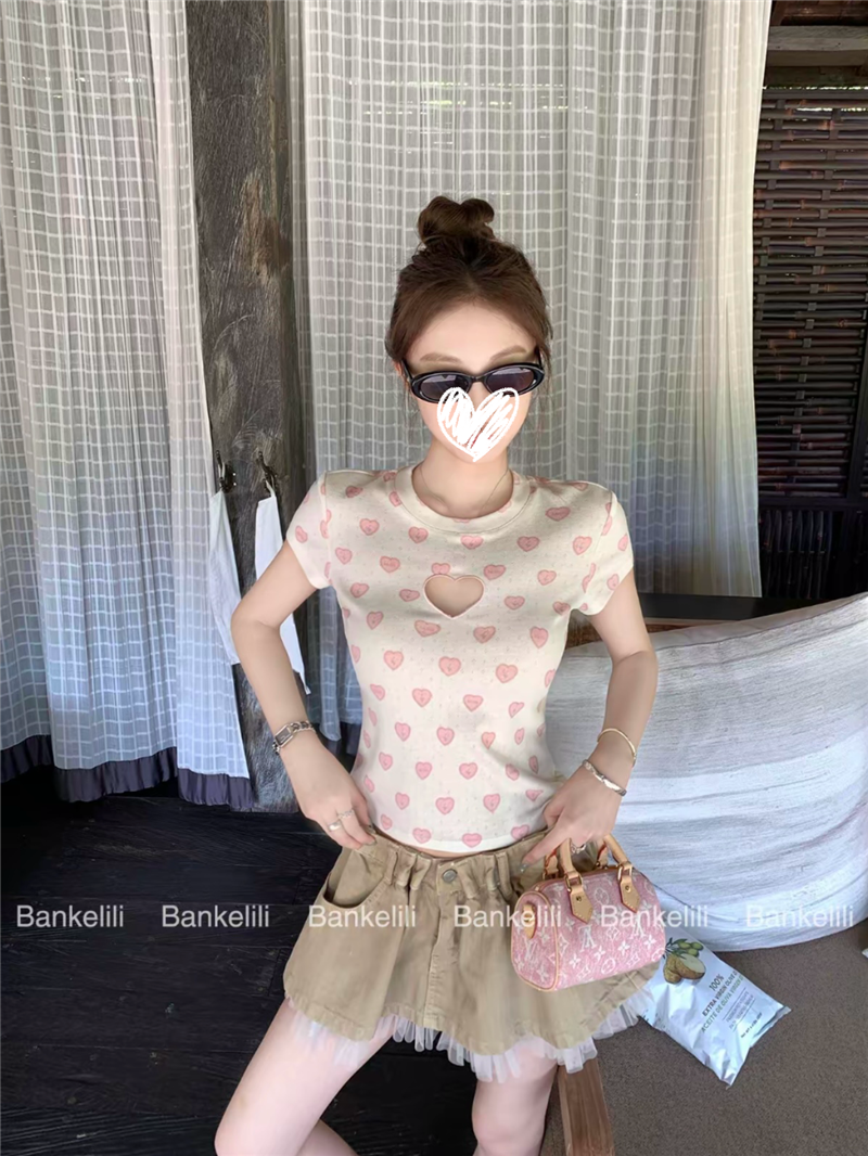 순수한 욕망 핫걸 바람 하트 프린트 라운드 넥 긍정적 인 어깨 반팔 티셔츠 몸매 가꾸기 슬림해 보이는 반신 스커트 미니 스커트 투피스 세트
