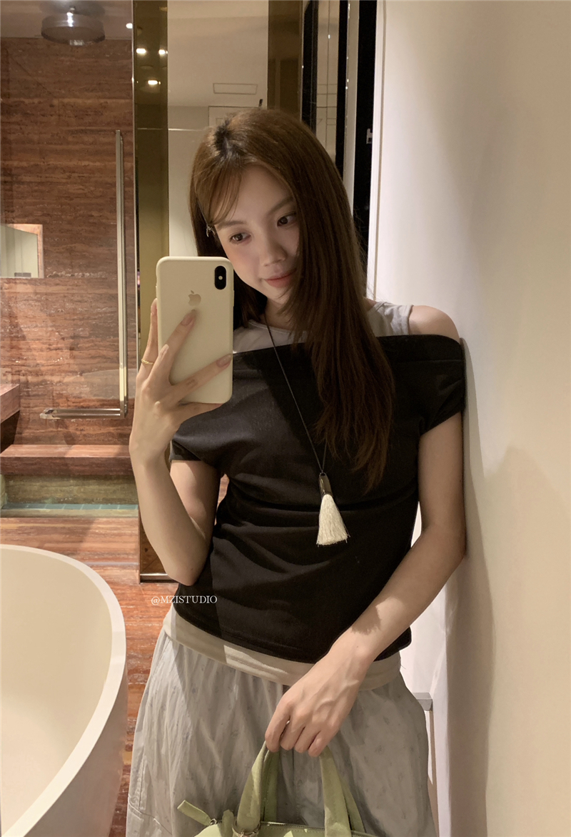 작은 대중 김치 국가 인터넷 센스 페이크 레이어드 오프숄더 패치워크 색상 허리 수축 슬림해 보이는 품격 작은 여자 작은 셔츠 티셔츠
