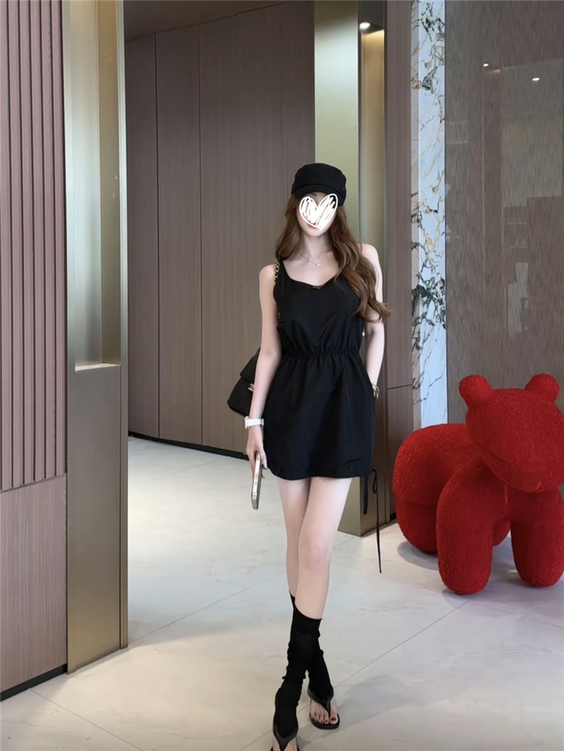 패션 품격 펌프 로프 허리 수축 슬립 드레스 여름 새로운 프랑스식 다용도 검정색 쇼트 스타일 롱 코트 치마