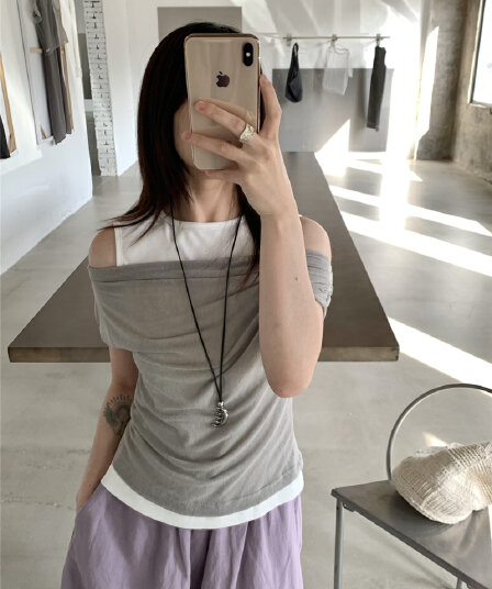 여름 켜기 새로운 한 부서 페이크 레이어드 오프숄더 오프숄더 반팔 티셔츠 주름 허리 수축 슬림해 보이는 배색 다용도 작은 셔츠
