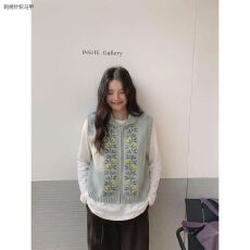 批发<b class='q'>设计</b>感撞色复古提花翻领针织马甲女秋冬季宽松叠穿毛衣背心