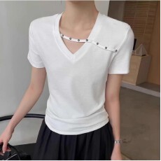 批发韩系2026春夏新款铆钉V领短袖<b class='q'>T</b><b class='q'>恤</b>女修身显瘦百搭纯色正肩女上衣