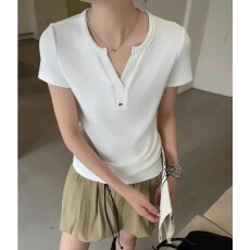 批发2026春夏新款韩版时尚百搭显瘦V领短袖<b class='q'>T</b><b class='q'>恤</b>女设计感小众上衣
