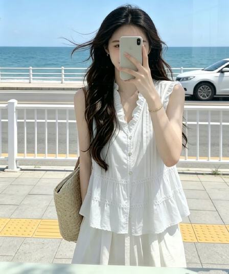 디자인 센스 무거운 작업 플리츠 홀로우 아웃 레이스 조각 여성 셔츠 여름 V넥 연령 감소 작은 날다 소매 인형 셔츠 맨위