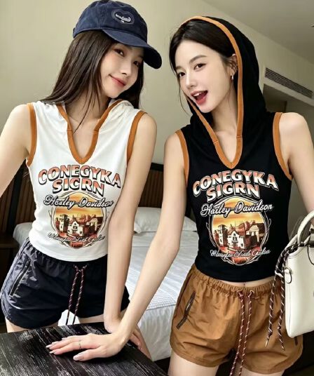 아메리칸 레트로 프린트 민소매 후드 티셔츠 여성 2026 여름 새로운 디자인 센스 핫걸 몸매 가꾸기 조끼 맨위