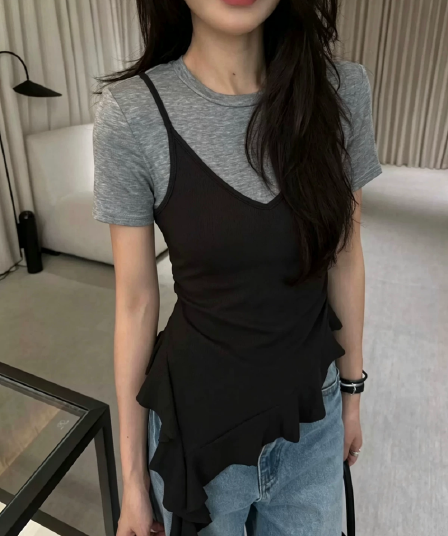 한 부서 불규칙 프릴 반팔 티셔츠 여성 여름 2026 새로운 몸매 가꾸기 패치워크 색상 몸매 가꾸기 페이크 레이어드 맨위