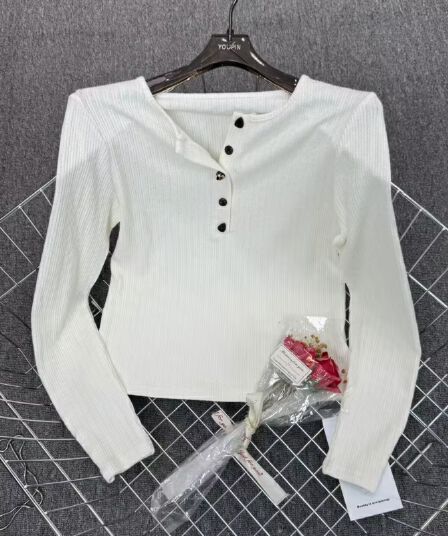 2026 년 가을 새로운 프랑스식 단추 하프 문 襟 헨리 칼라 긍정적 인 어깨 몸매 가꾸기 슬림해 보이는 긴팔 티셔츠 여성 셔츠