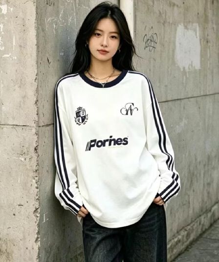 가을 의상 아메리칸 레트로 학원 스타일 알파벳 프린트 배색 스트라이프 긴팔 티셔츠 여성 루즈핏 다용도 연령 감소 맨위