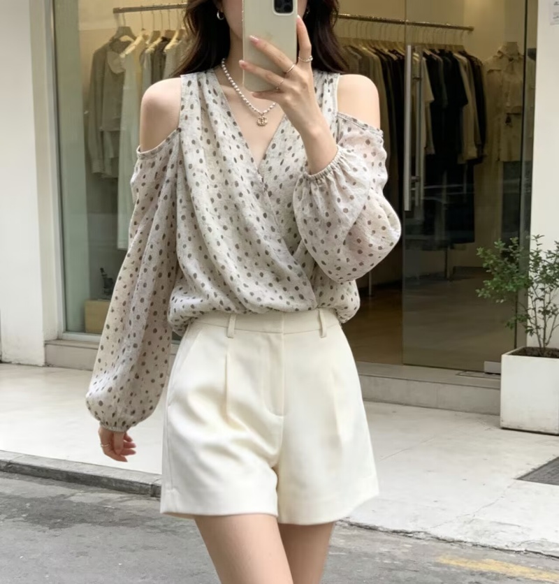 BY30821# 豹纹波点v领露肩长袖衬衫女秋季新款设计感显瘦百搭气质上衣 服裝批發女裝批發服飾貨源