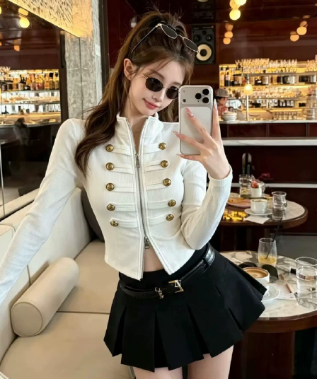 2026 가을 Chic 레트로 스탠드 칼라 지퍼 긴팔 티셔츠 단색 금속 버클 몸매 가꾸기 핫걸 슬림해 보이는 여성 셔츠
