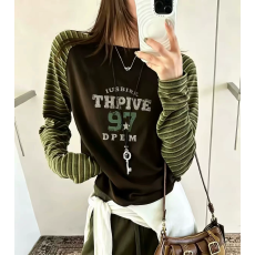 批发条纹袖子拼接插肩袖撞色圆领字母卡通小狗印花长袖圆领<b class='q'>T</b><b class='q'>恤</b>女秋款
