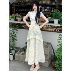 批发新中式国风蓝色碎花改良旗袍<b class='q'>连衣裙</b>漂亮独特蕾丝拼接收腰气质长裙